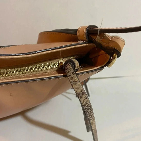 G.I.L.I. Peach leather crossbody handbag